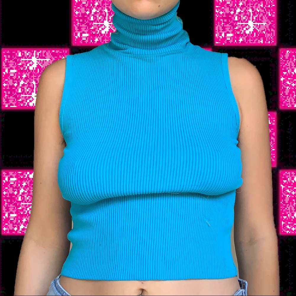 Bright blue ribbed sleeveless turtleneck 🧚‍♀️